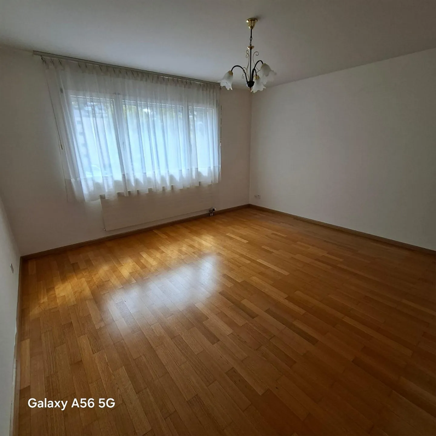 Appartamento 3.5 locali con balcone e incluso EHP in una posizione centrale - Foto 3 di 17