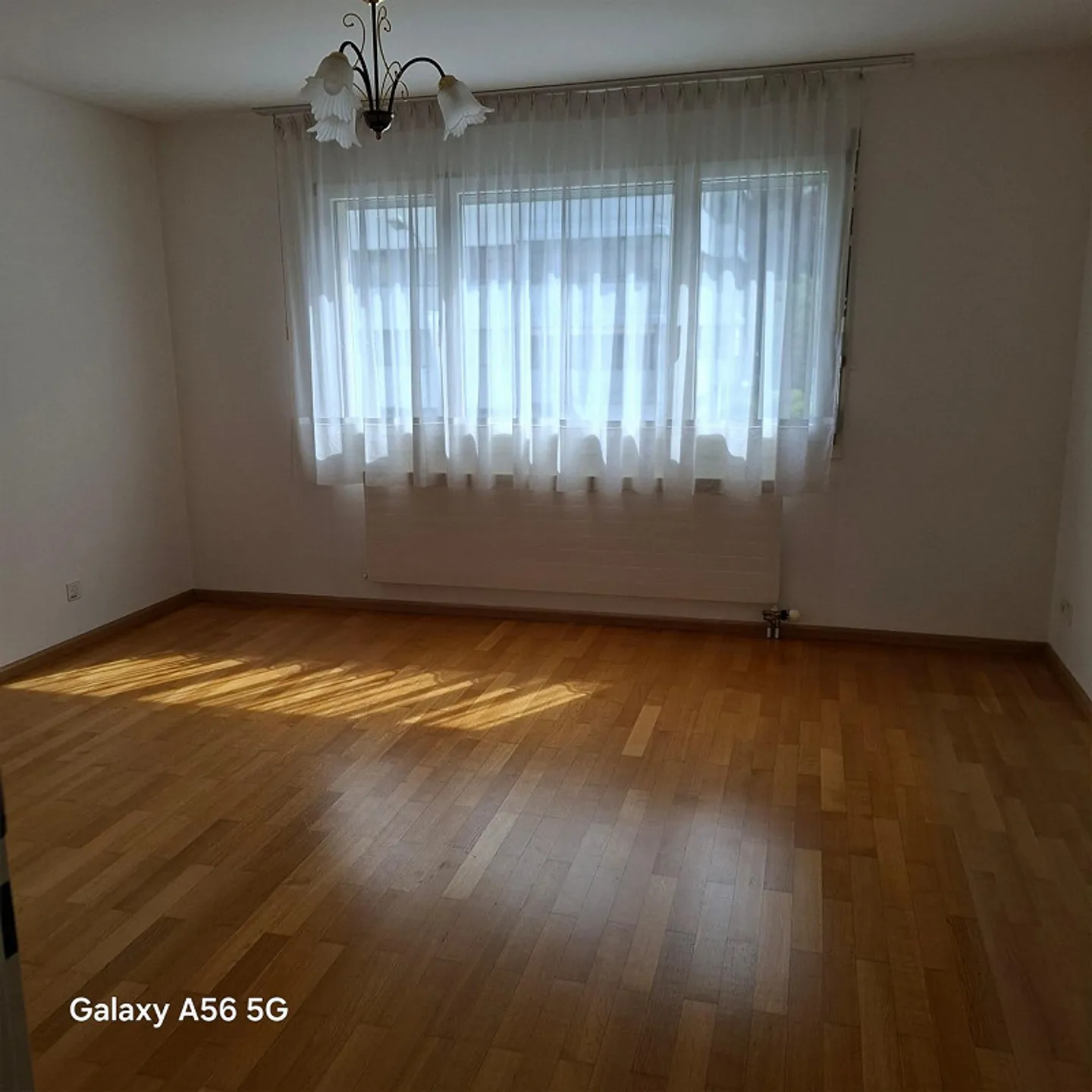 Appartamento 3.5 locali con balcone e incluso EHP in una posizione centrale - Foto 4 di 17
