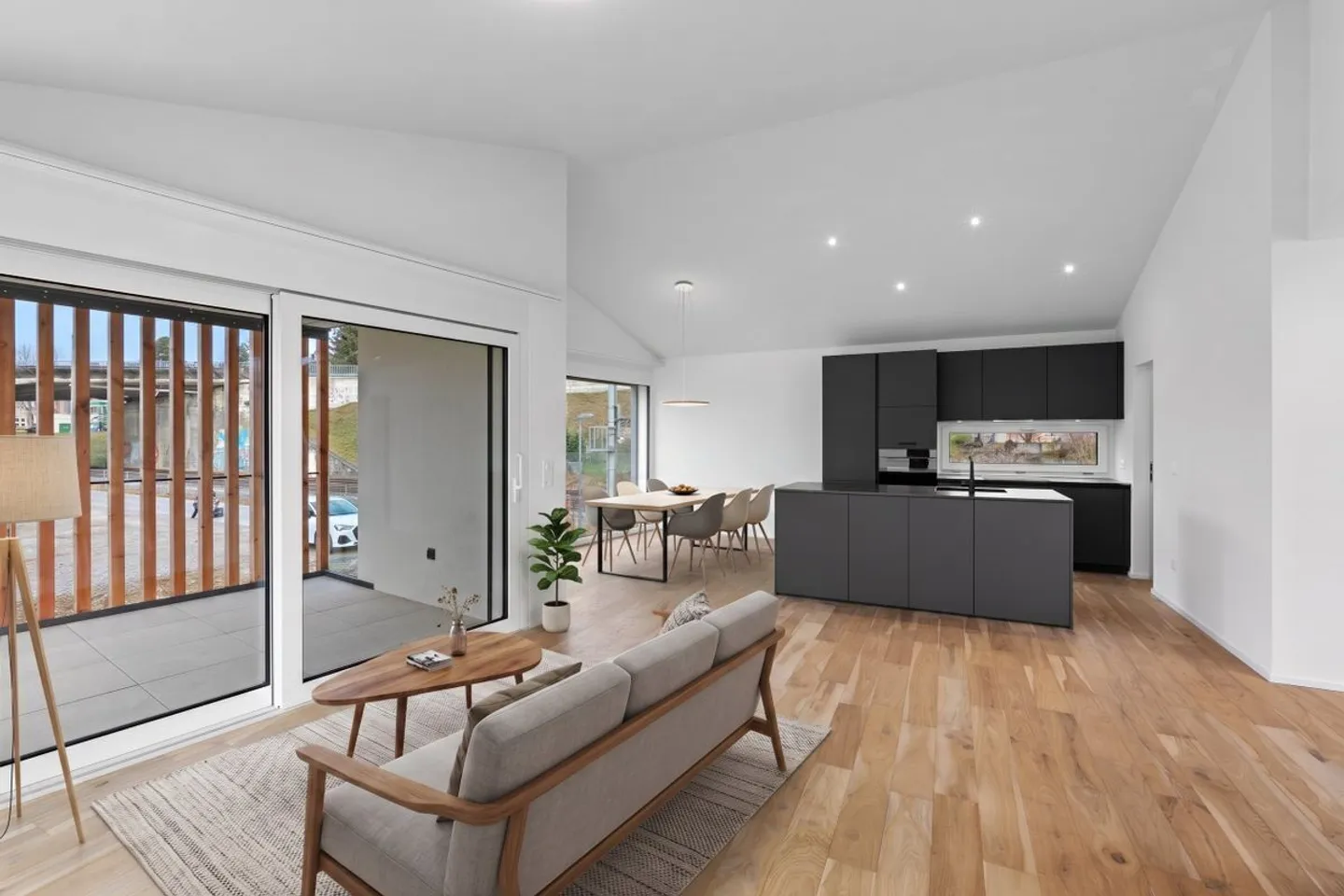 Premium Apartment with Roof Terrace - Photo 3 of 13
