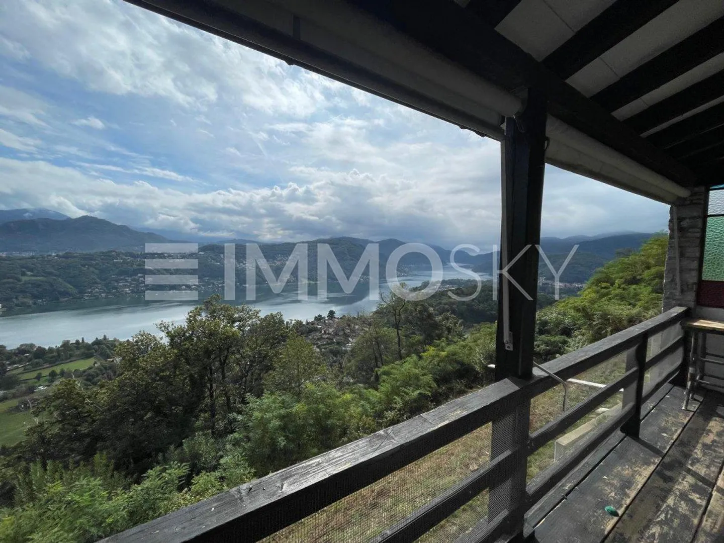 «Vista imprendibile e licenza approvata» - Foto 3 di 3