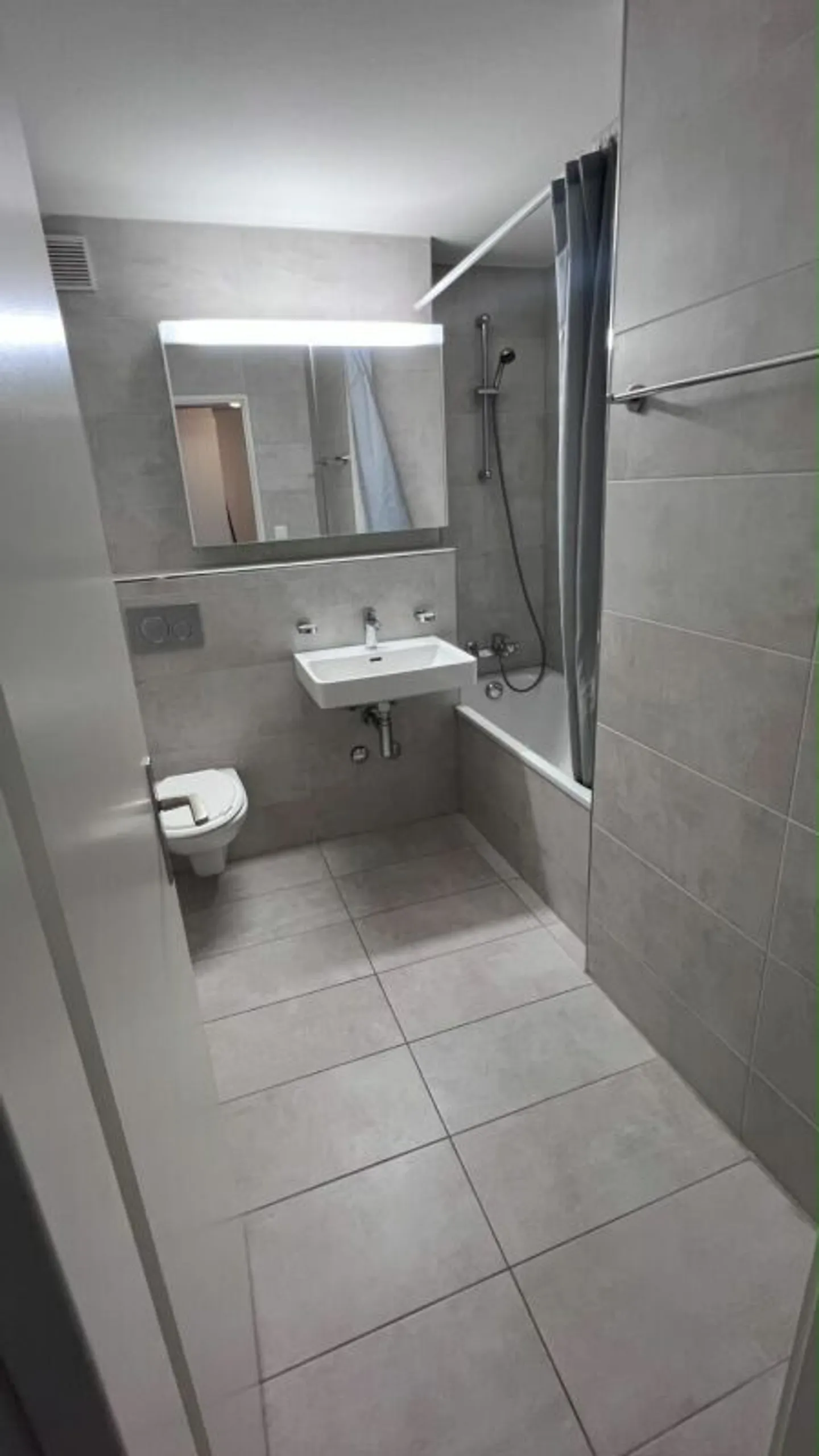 Bellissimo appartamento luminoso di 2 1/2 stanze - Foto 2 di 7