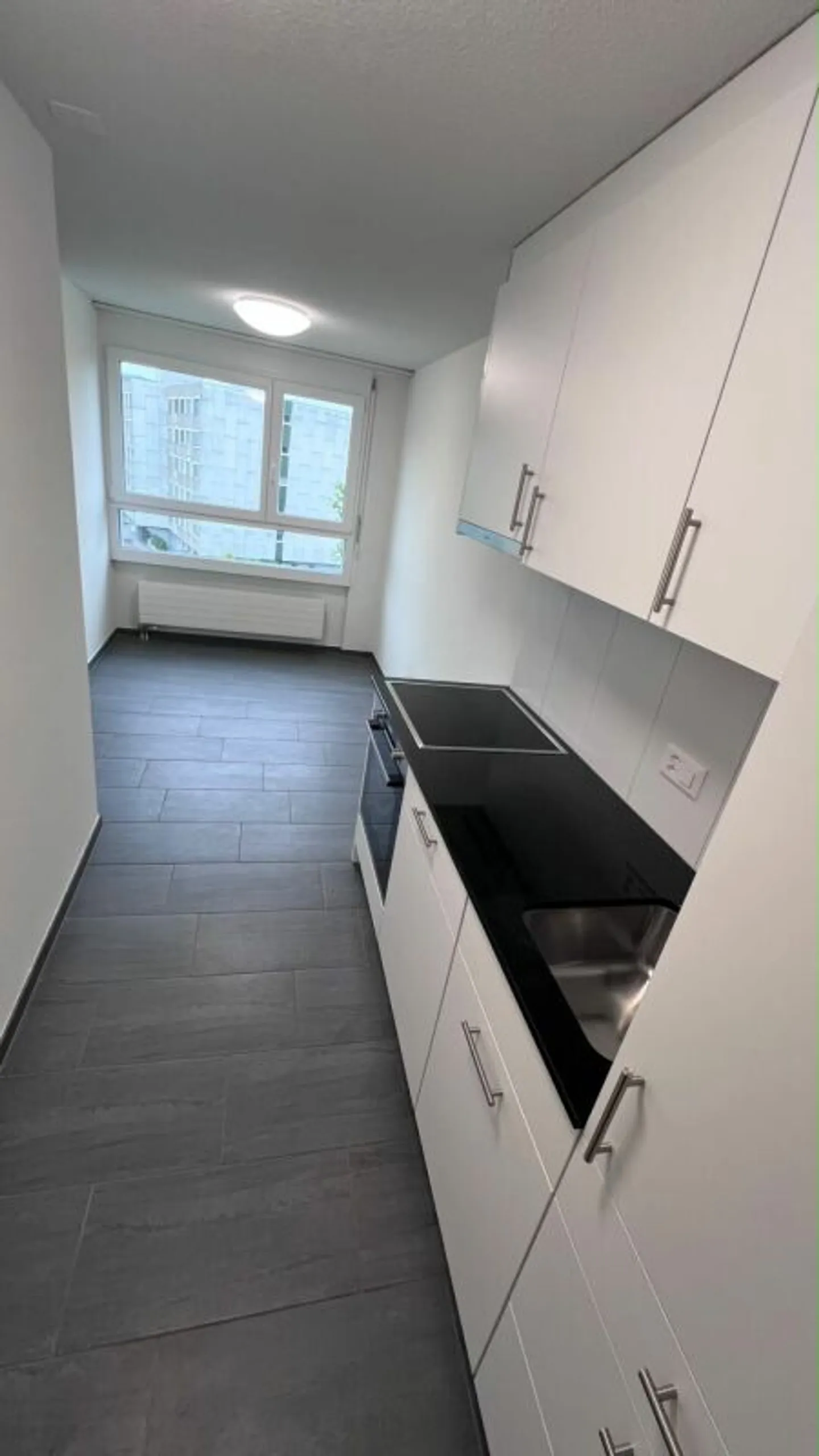 Bellissimo appartamento luminoso di 2 1/2 stanze - Foto 6 di 7