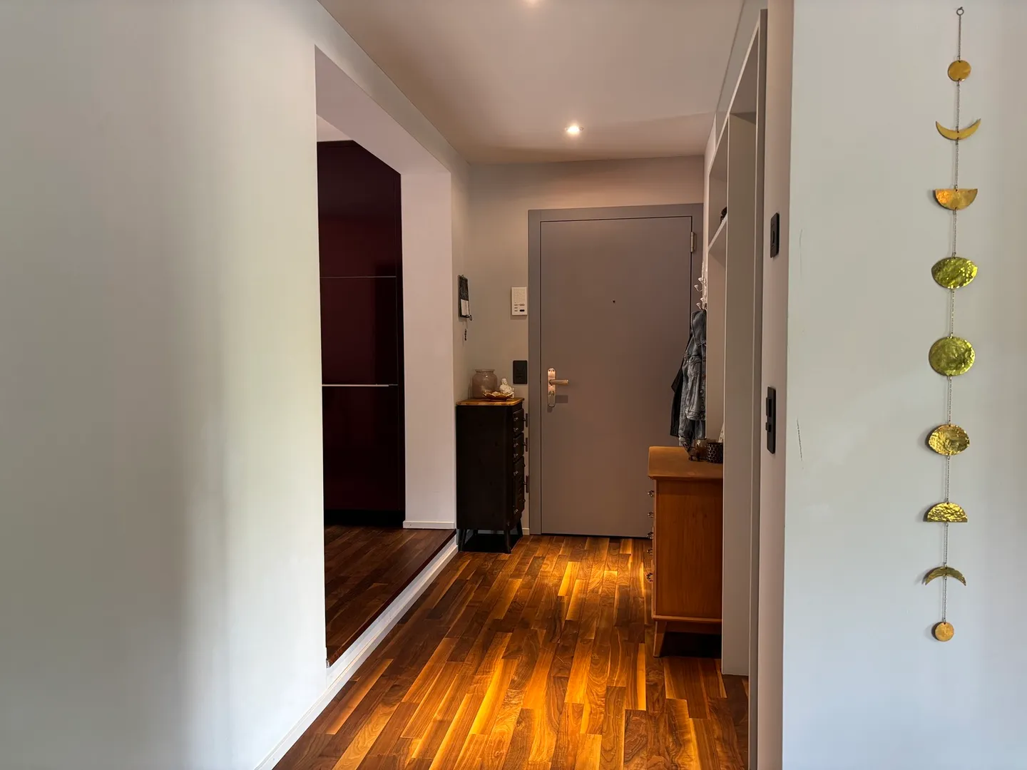 APPARTAMENTO 2½ STANZE A WINTERTHUR - WÜLFLINGEN, ARREDATO, TEMPORANEO - Foto 3 di 10