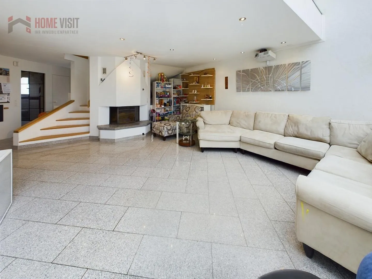 Maison familiale avec revenu locatif - Photo 3 sur 16