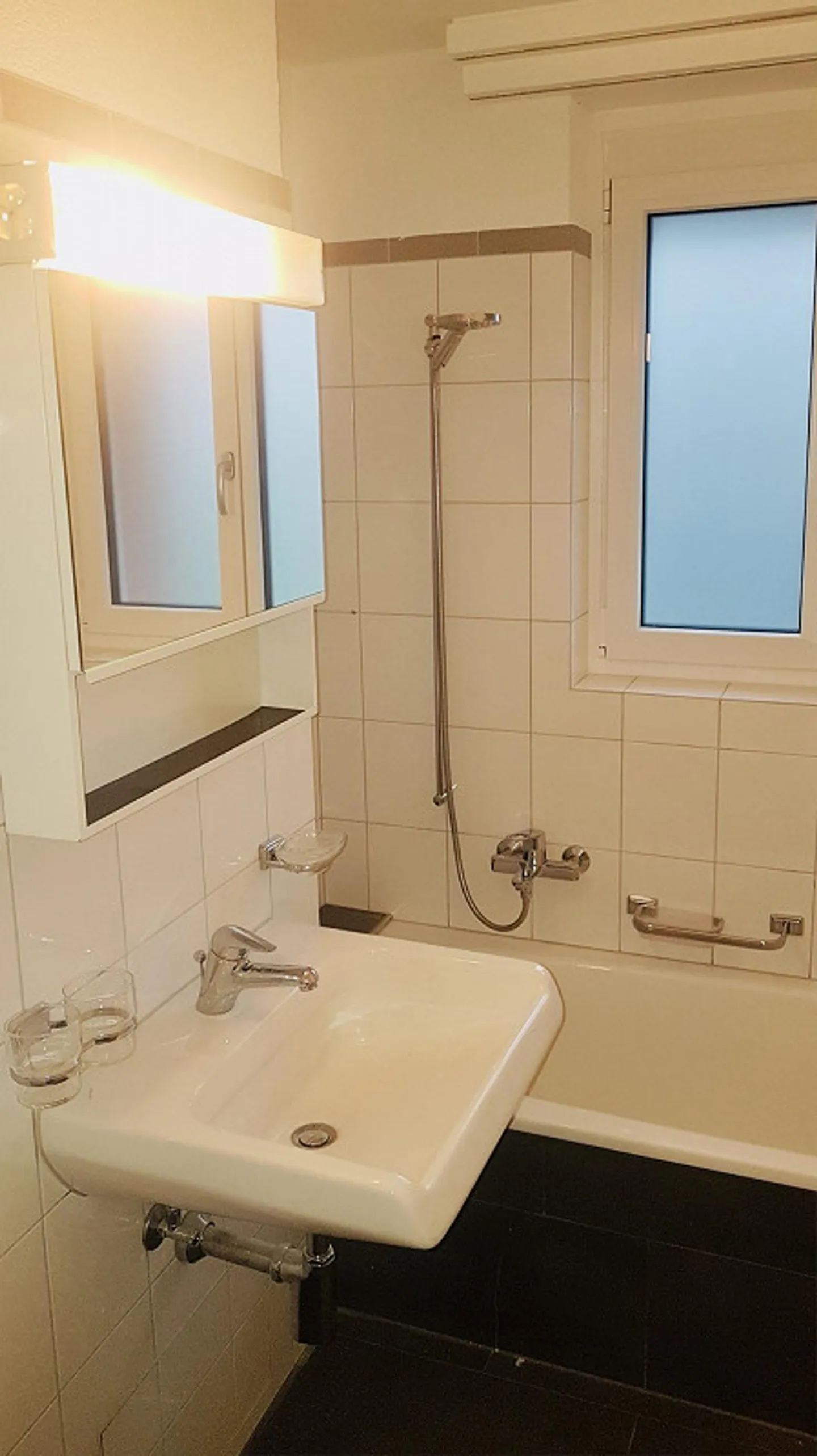 Appartamento 3.5 locali (1° piano R) nel centro del villaggio eppure nel verde - Foto 4 di 16