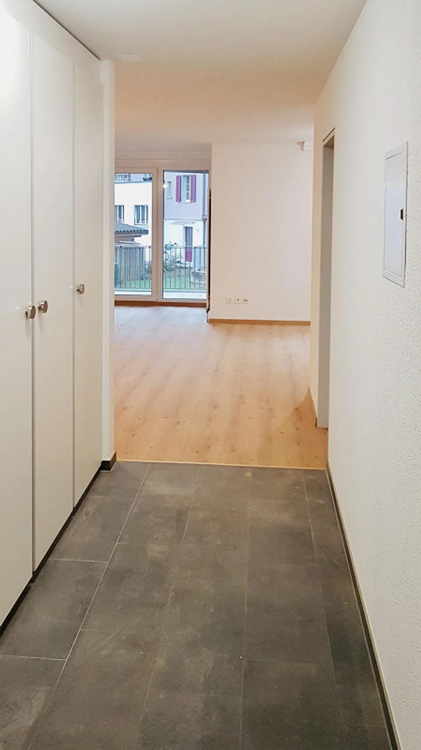 Appartamento 3.5 locali (1° piano R) nel centro del villaggio eppure nel verde - Foto 10 di 16