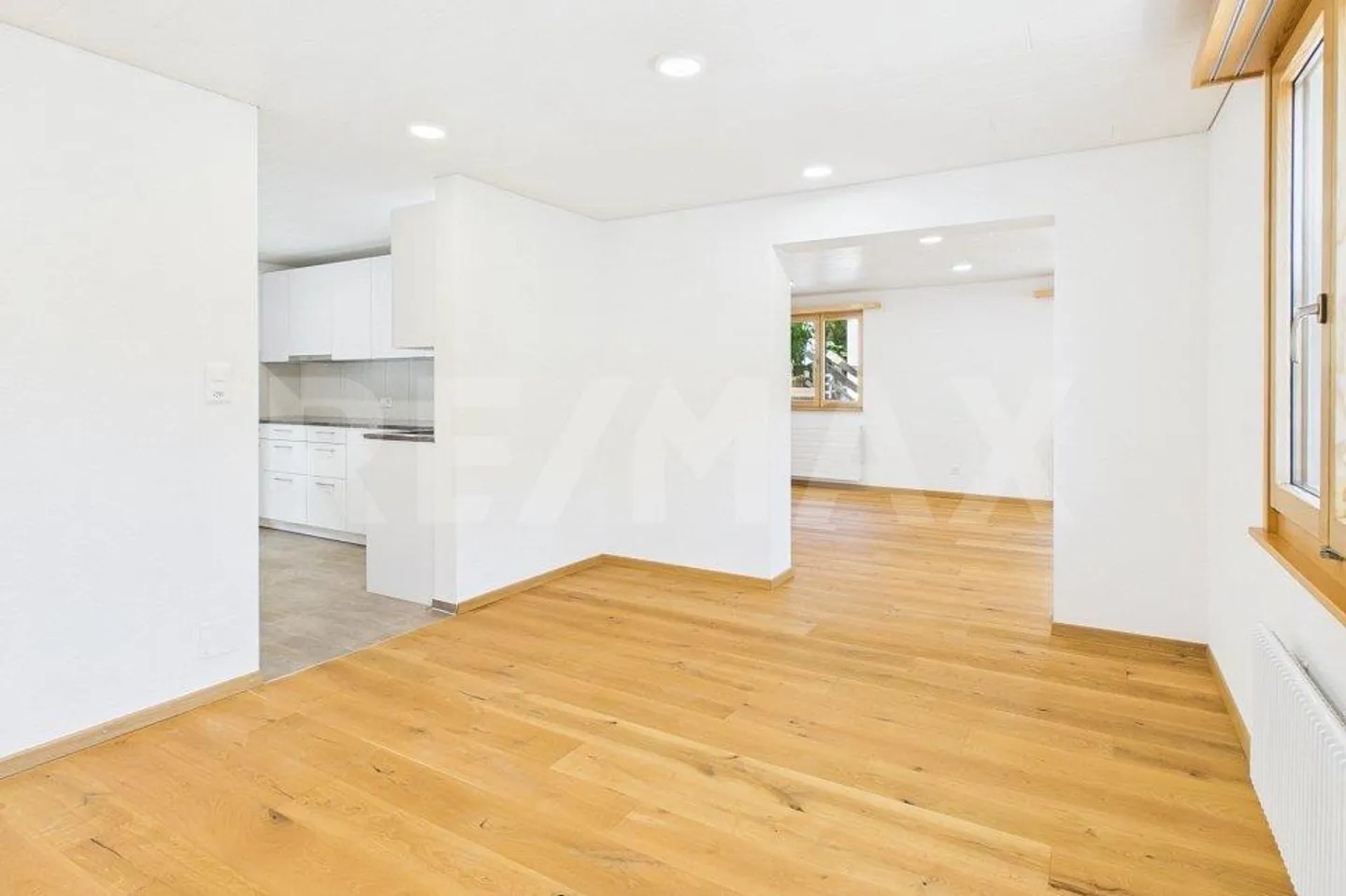 Maison familiale de 8 pièces entièrement rénovée avec beaucoup d'espace et de caractère - Photo 8 sur 13