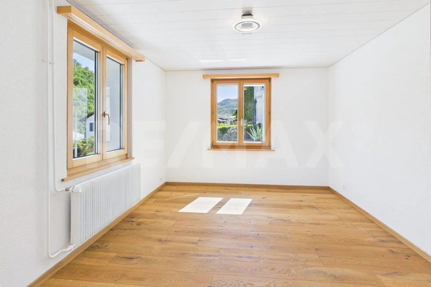 Maison familiale de 8 pièces entièrement rénovée avec beaucoup d'espace et de caractère - Photo 9 sur 13