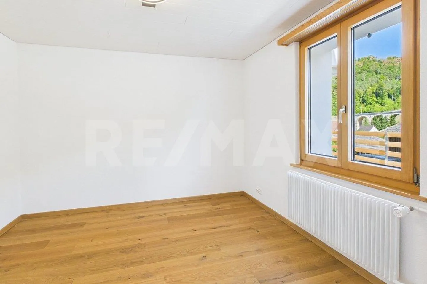 Maison familiale de 8 pièces entièrement rénovée avec beaucoup d'espace et de caractère - Photo 11 sur 13