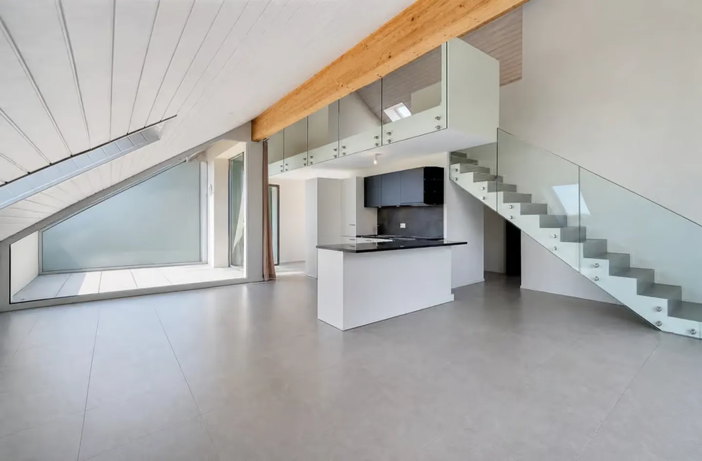 Duplex spacieux avec vue imprenable - Photo 2 sur 13