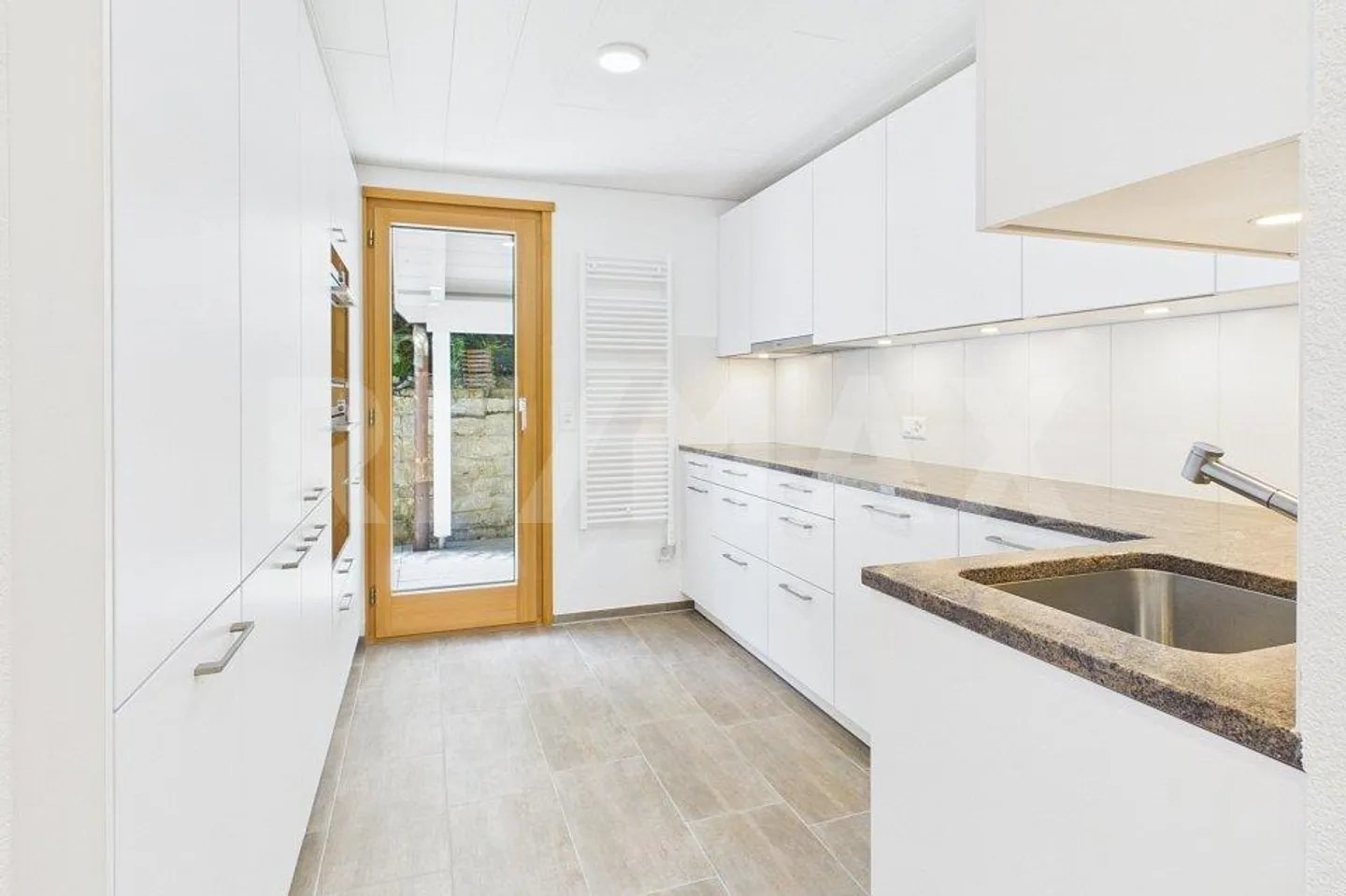 Maison familiale de 8 pièces entièrement rénovée avec beaucoup d'espace et de caractère - Photo 6 sur 13