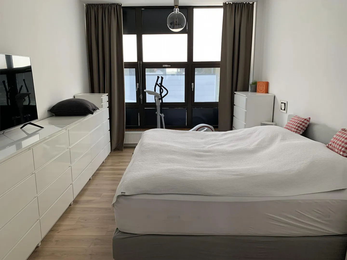 Apartment in Industrial Style Seeks New Tenant - Photo 10 of 10