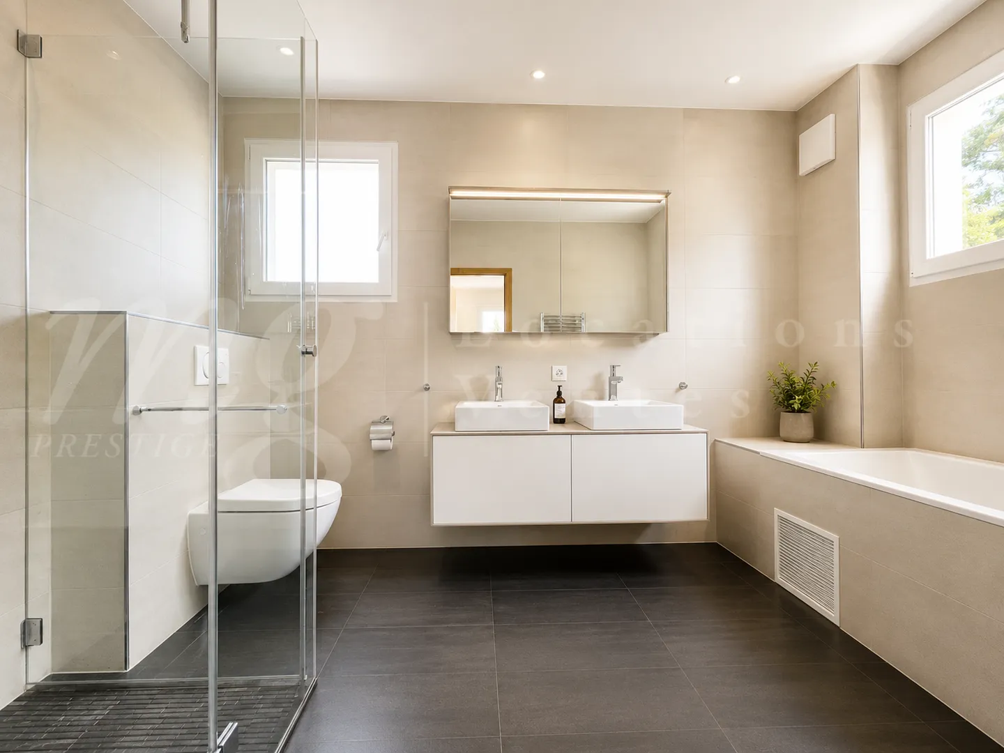 In esclusiva! MAGNIFICA CASA MODERNA DI 300 M2 CON GRANDE GIARDINO E PISCINA - Foto 8 di 8