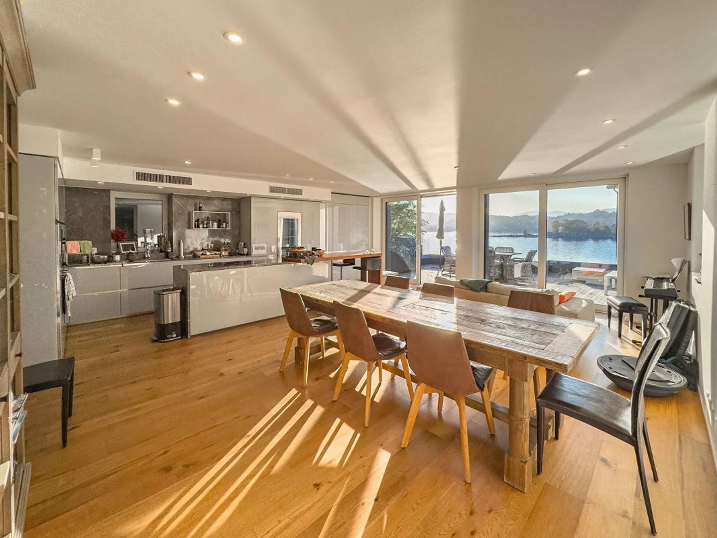 Designvilla mit atemberaubendem Seeblick in Castagnola - Foto 2 von 9