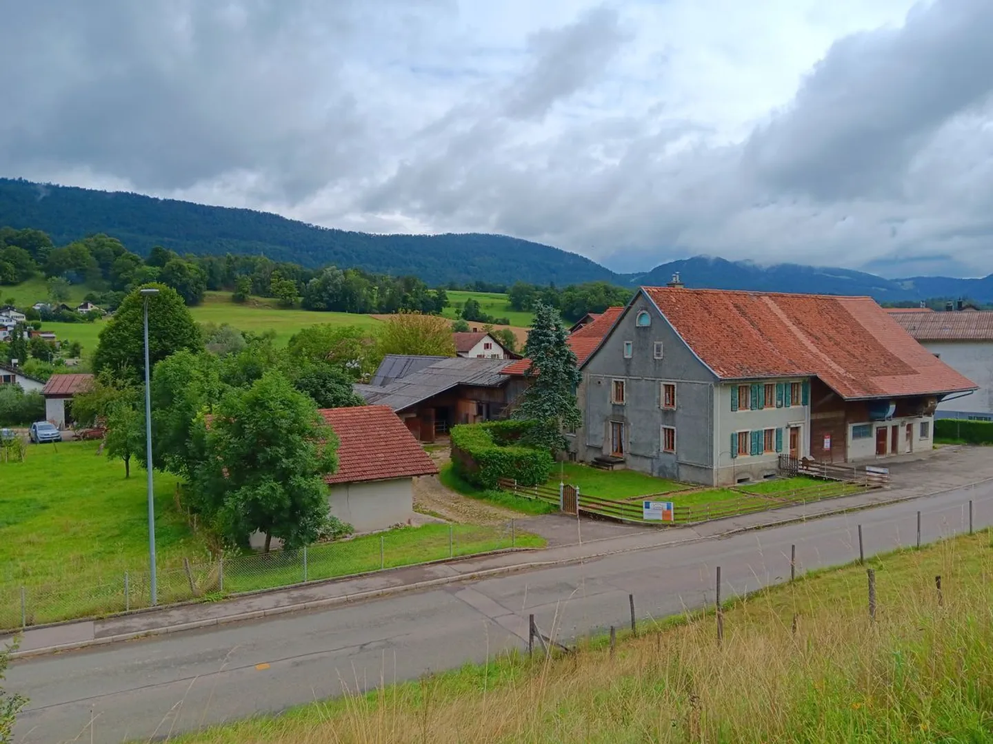 Courchapoix: Bauernhof 196m² Bauernhof in zentraler Zone - Preisgelegenheit - Foto 1 von 13