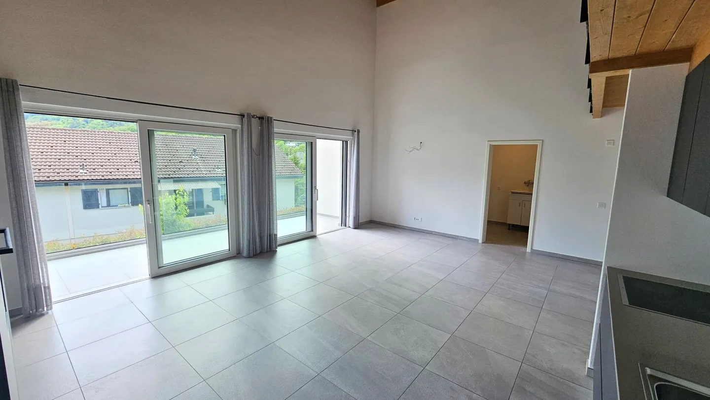AMPIO APPARTAMENTO 4.5 LOCALI - Foto 4 di 15