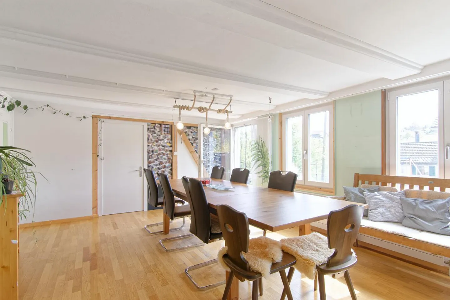 Casa unifamiliare indipendente di 7,5 stanze - Foto 3 di 9