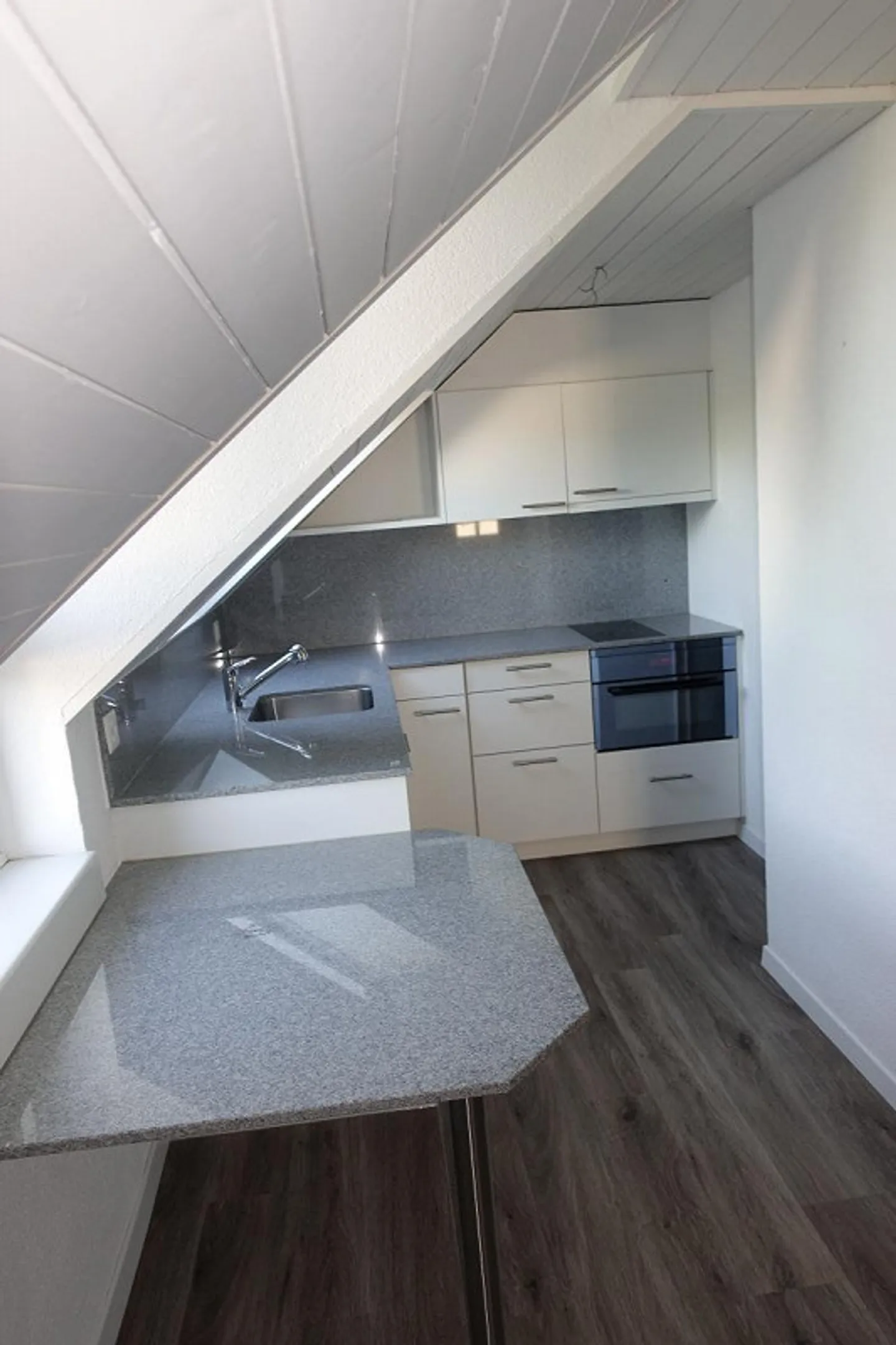 1.5 Room Old Building / Attic Apartment with a lot of Comfort - Photo 7 of 11