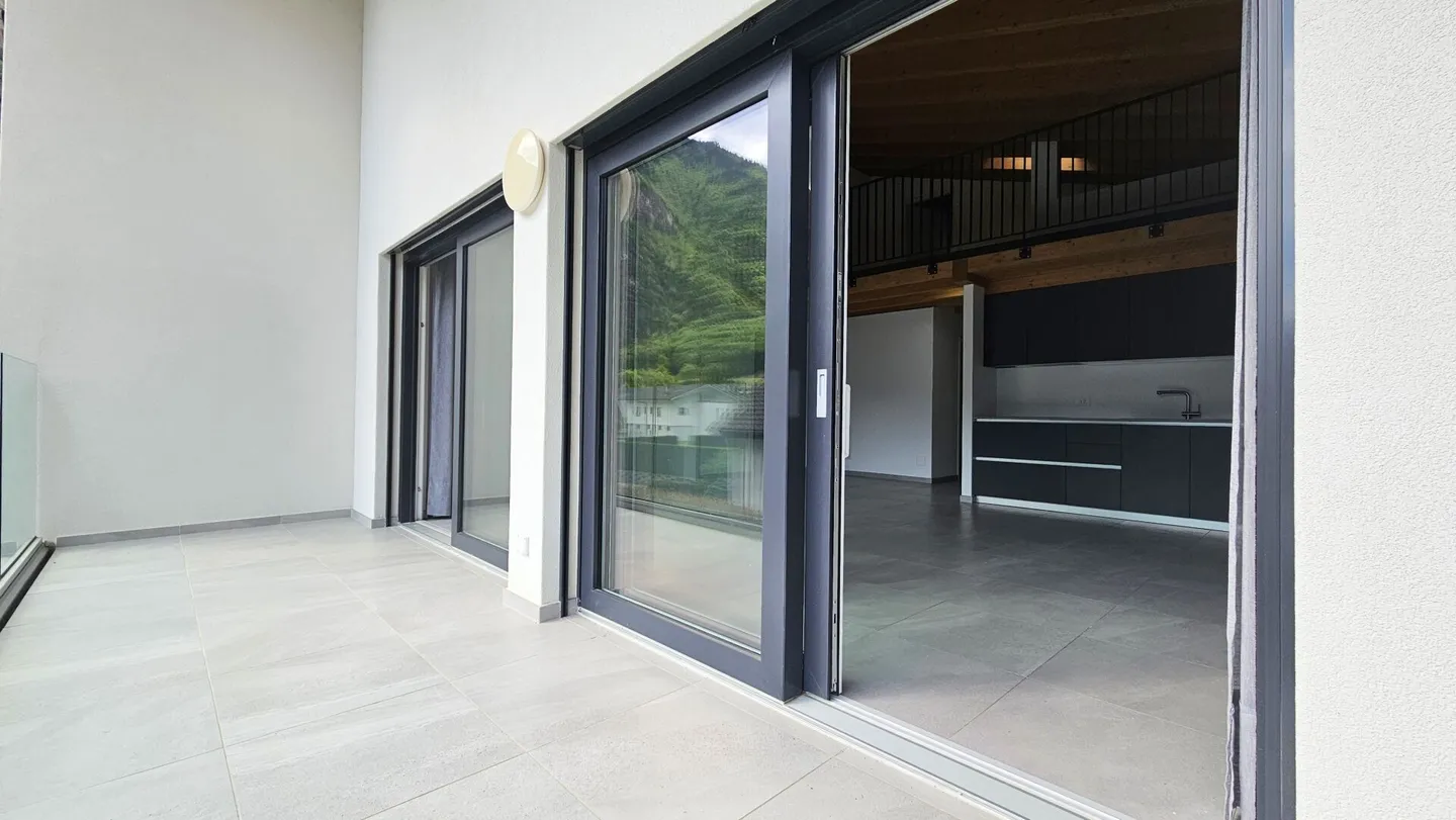AMPIO APPARTAMENTO 4.5 LOCALI - Foto 5 di 15
