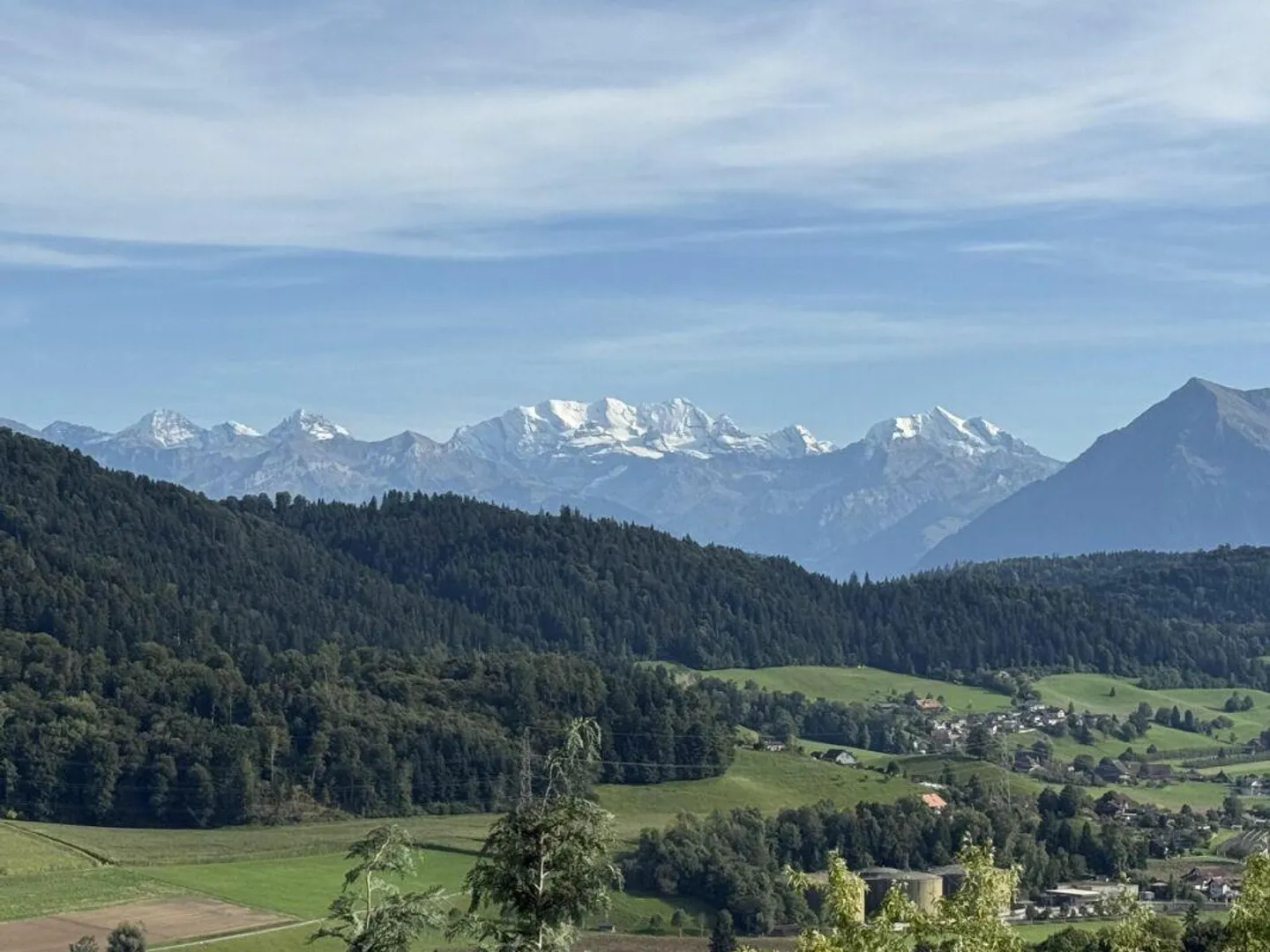 Generous terrace house - Photo 2 of 11