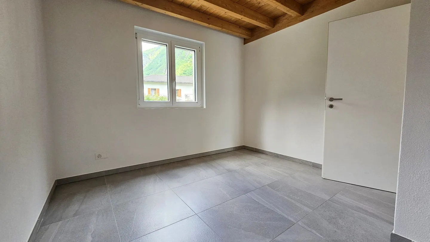 AMPIO APPARTAMENTO 4.5 LOCALI - Foto 7 di 15