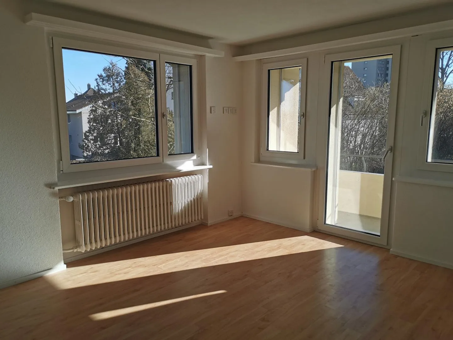 Bellissimo appartamento di 4 stanze situato in posizione centrale - Foto 4 di 8