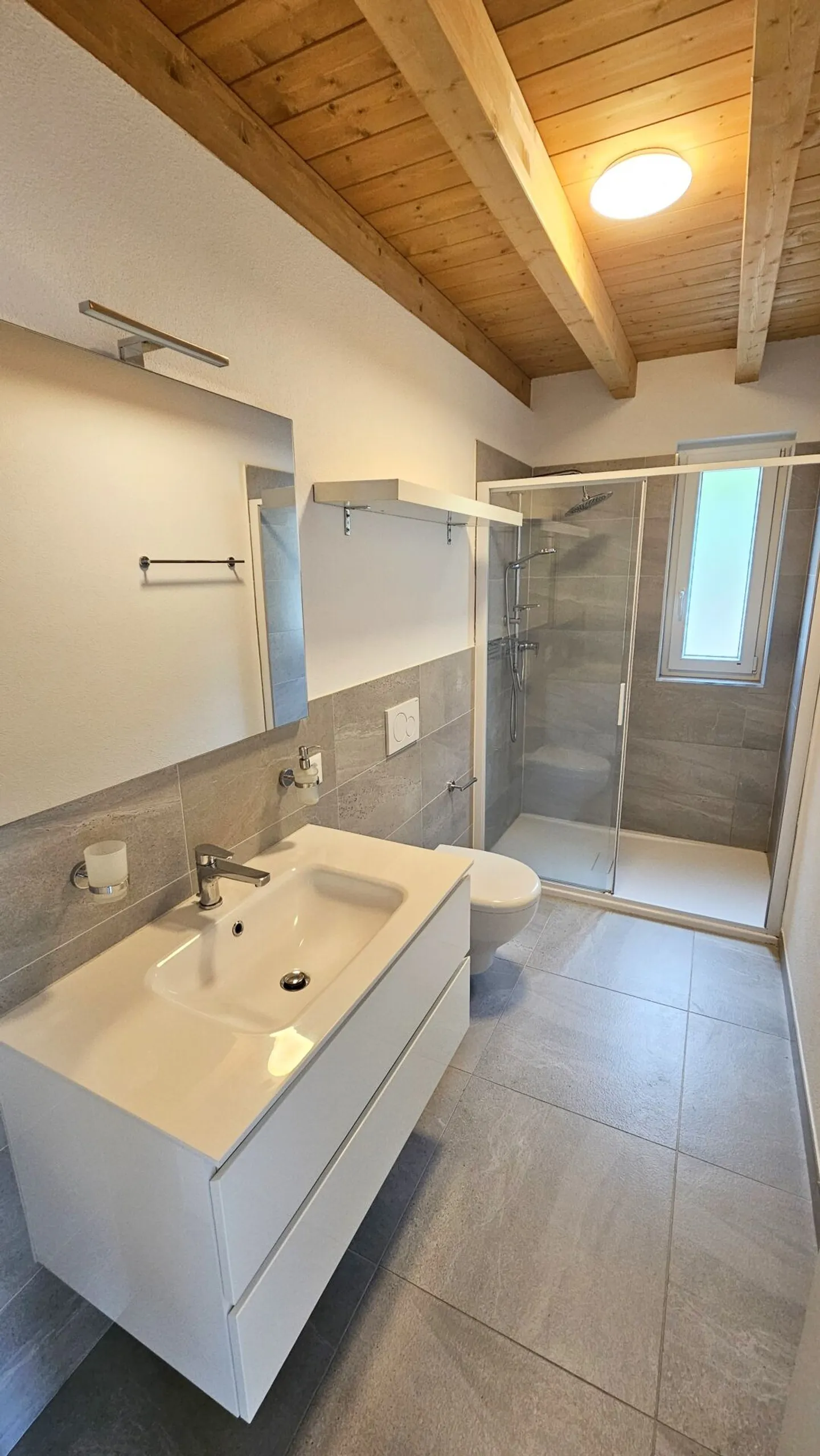 AMPIO APPARTAMENTO 4.5 LOCALI - Foto 8 di 15