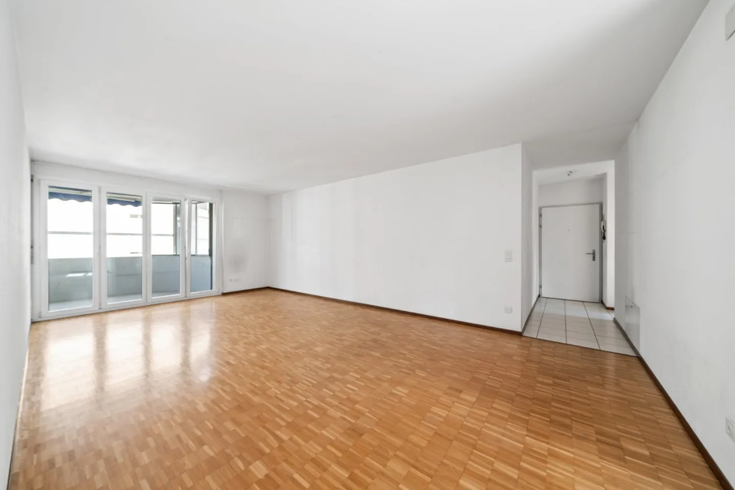 Ampio appartamento 4.5 locali - Foto 3 di 7