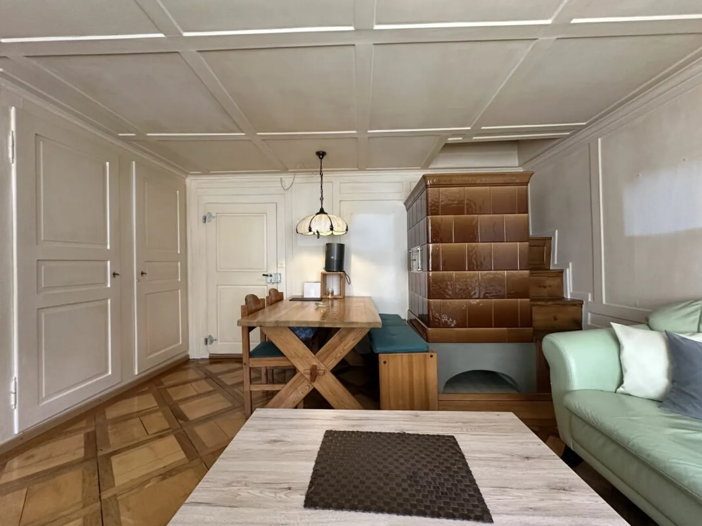 Charming Row House with 6 Rooms - Photo 7 of 11