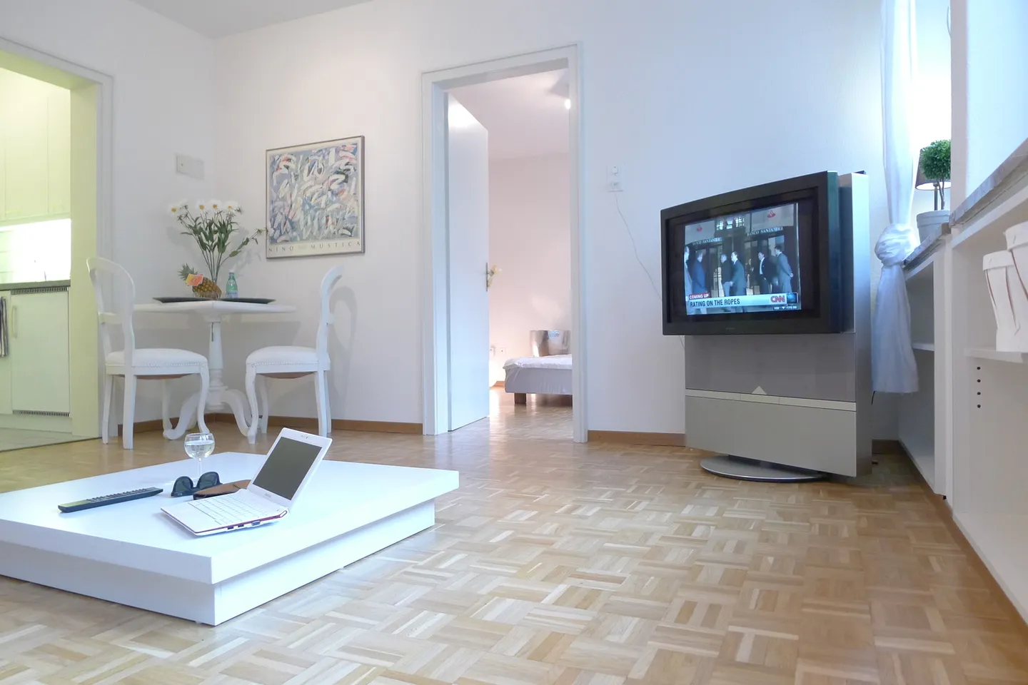 Charming Apartment in Zurich - Photo 2 of 6