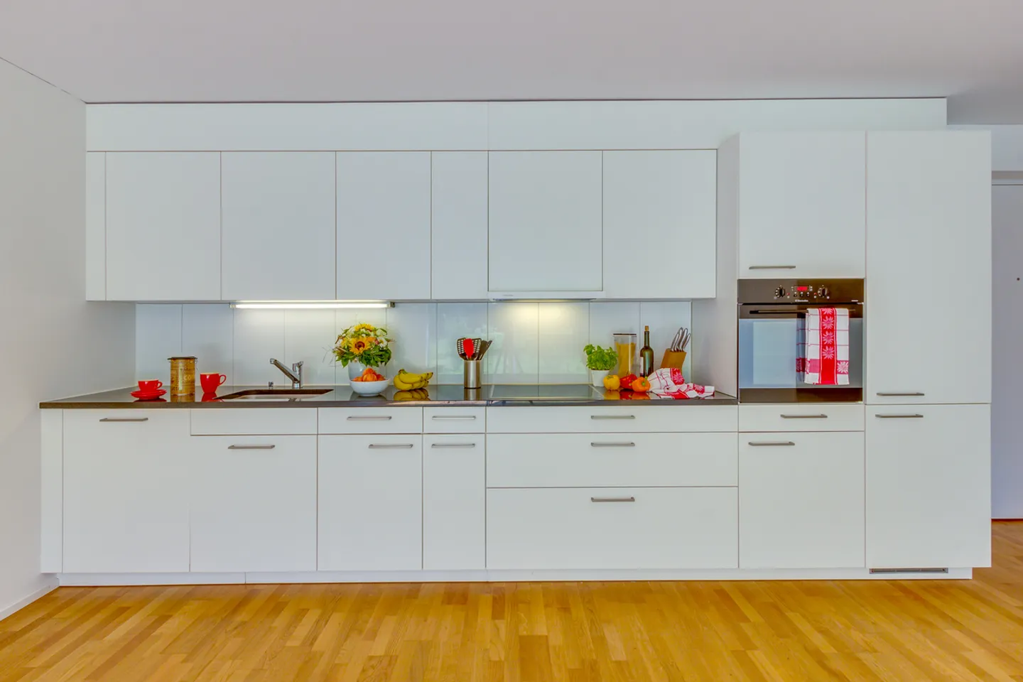 Are you looking for an apartment with a garden seating area? You are in the right place! - Photo 4 of 10