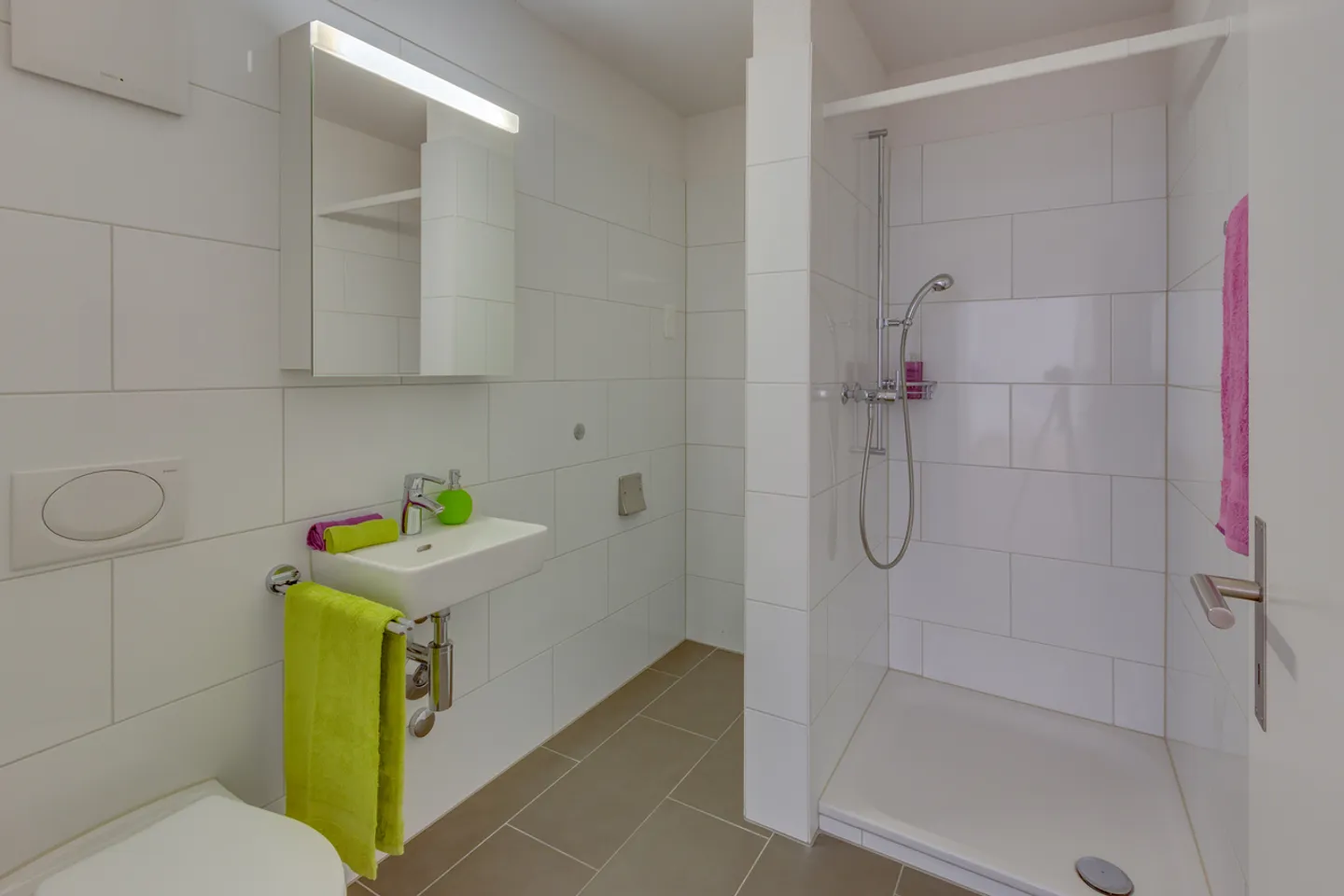 Are you looking for an apartment with a garden seating area? You are in the right place! - Photo 9 of 10