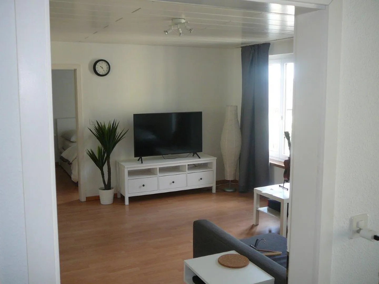 Beautiful bright 2 1/2 room apartment for rent - Photo 5 of 7