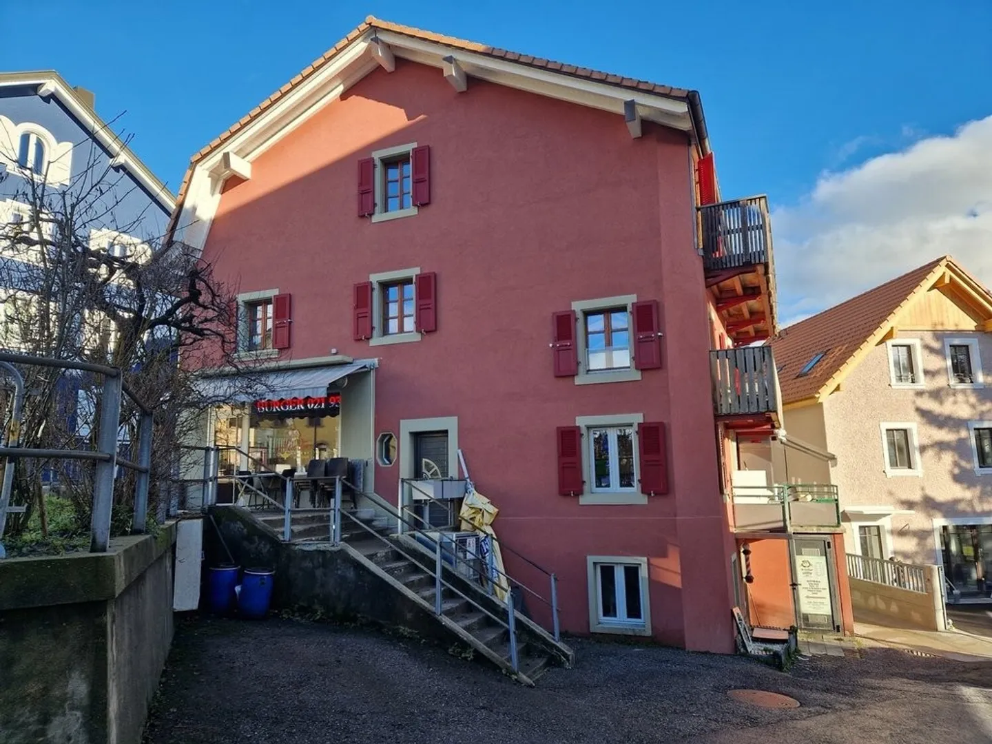 Local à CHF 900.-/mois charges comprises - Photo 1 sur 4