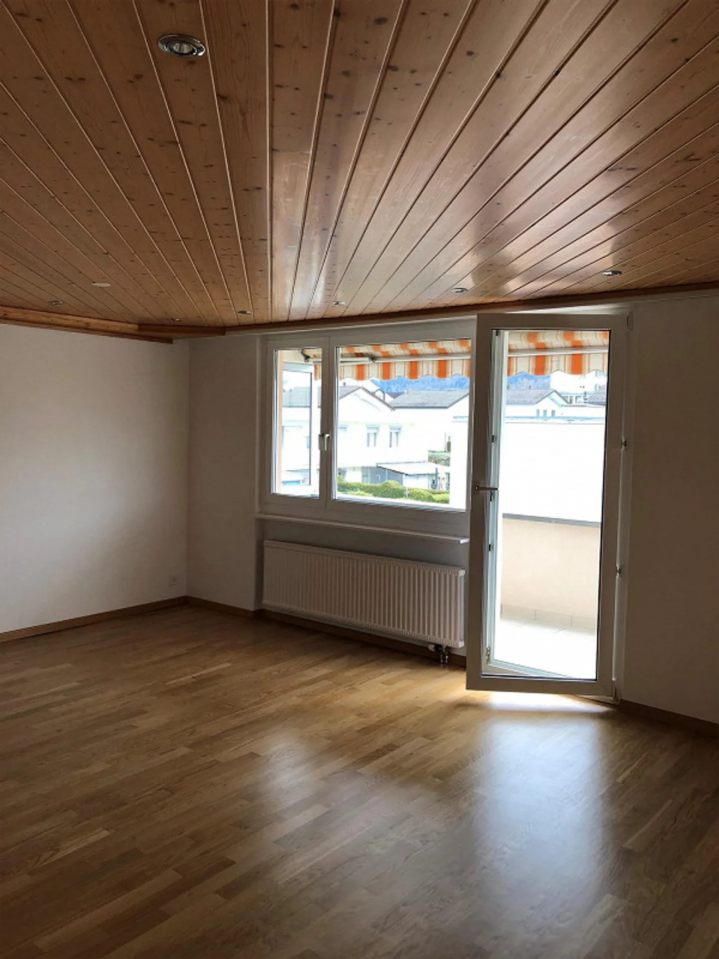 Large Family Apartment in a Quiet Location - Photo 5 of 9