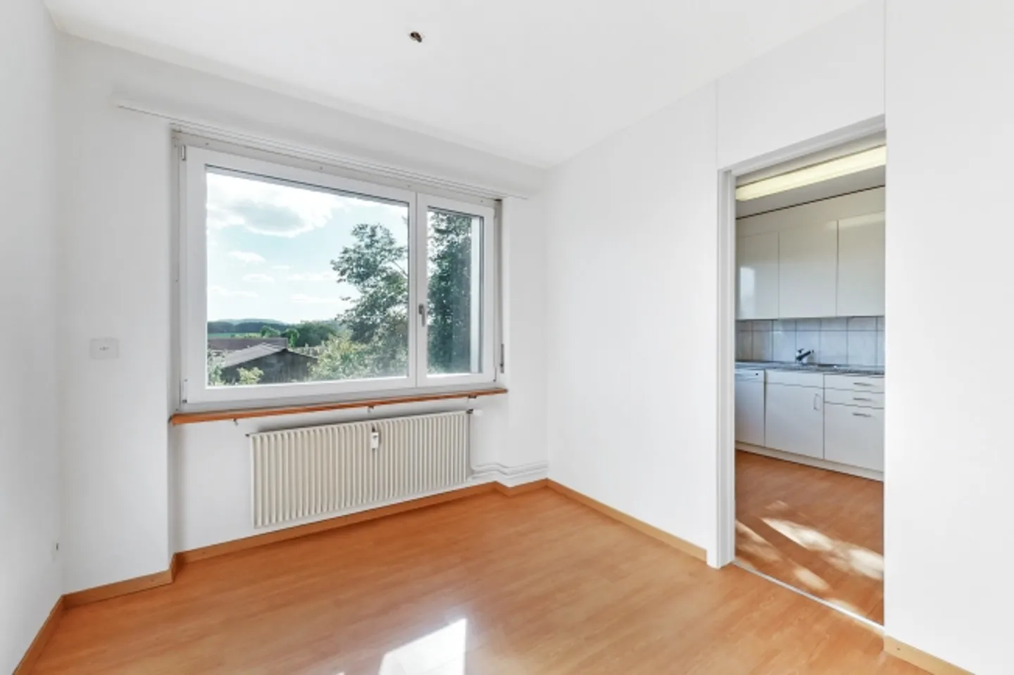 Living in a beautifully green environment yet close to the city center - Photo 3 of 10