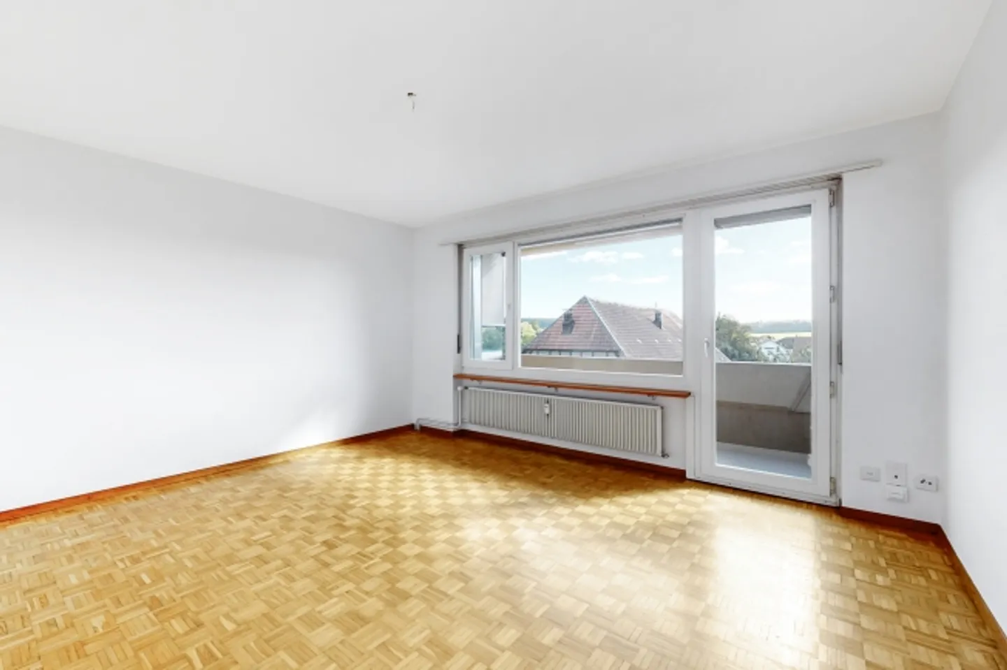 Living in a beautifully green environment yet close to the city center - Photo 4 of 10
