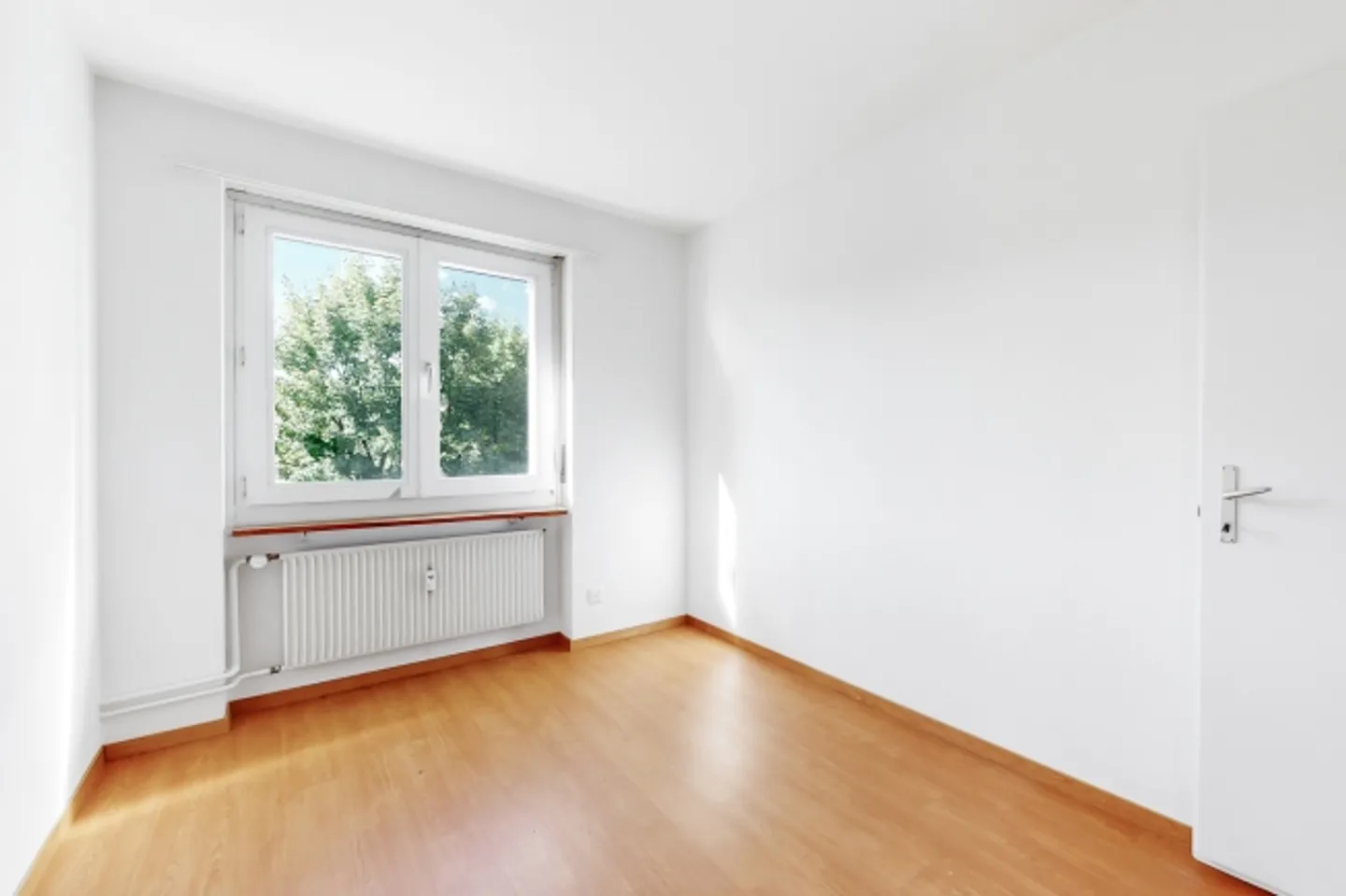 Living in a beautifully green environment yet close to the city center - Photo 5 of 10