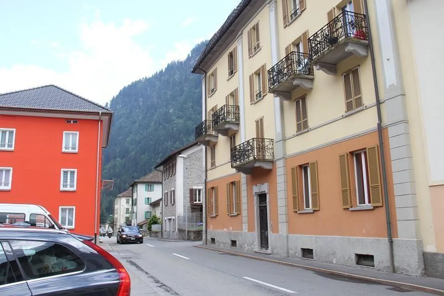 «3 1/2-Zimmer-Wohnung im Erdgeschoss / appartamento di 3 1/2 locali nel piano terra» - Foto 1 von 11