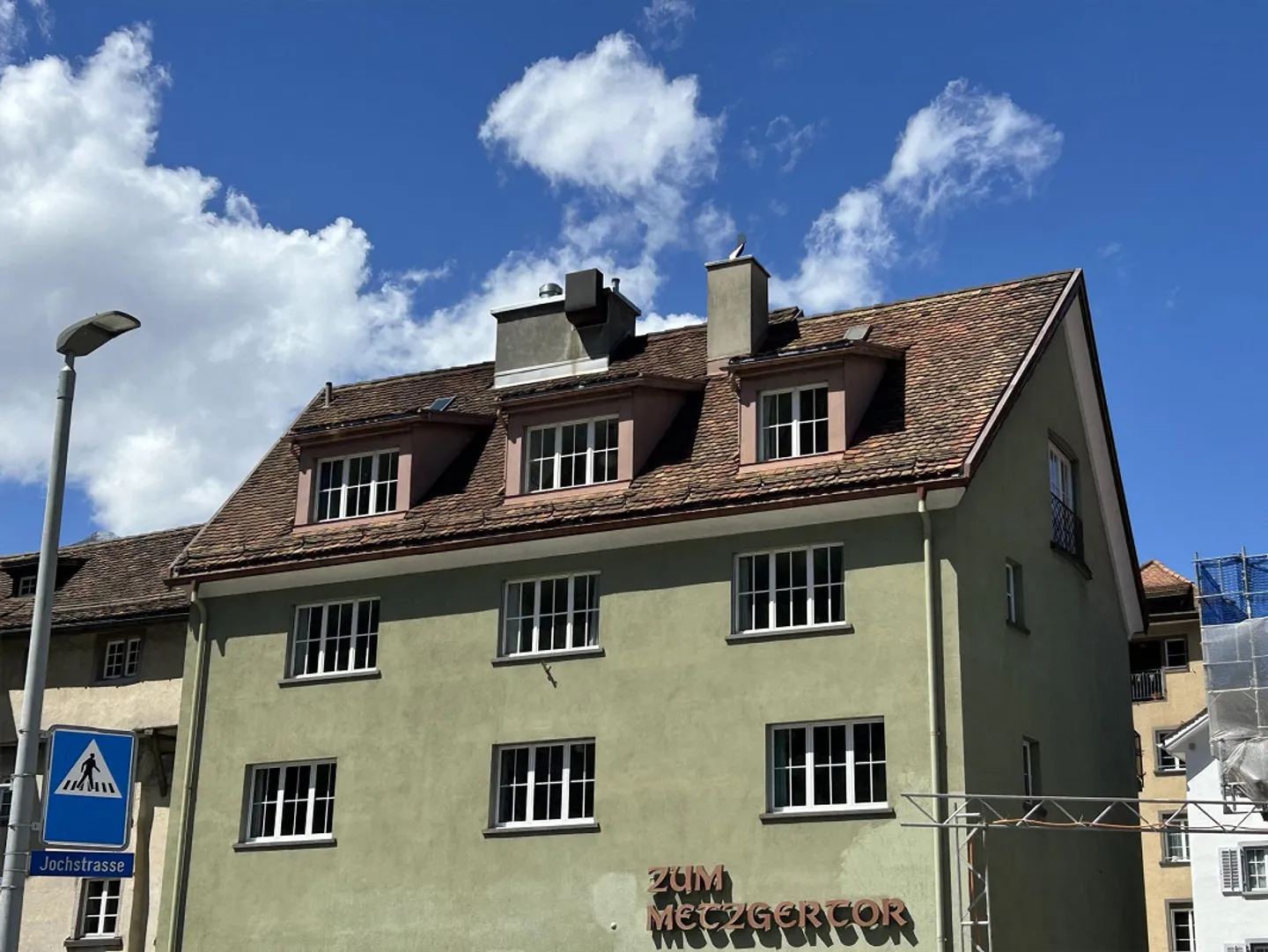 Attico appartamento 3.5 stanze direttamente in Arcasplatz con vista panoramica - Foto 2 di 16