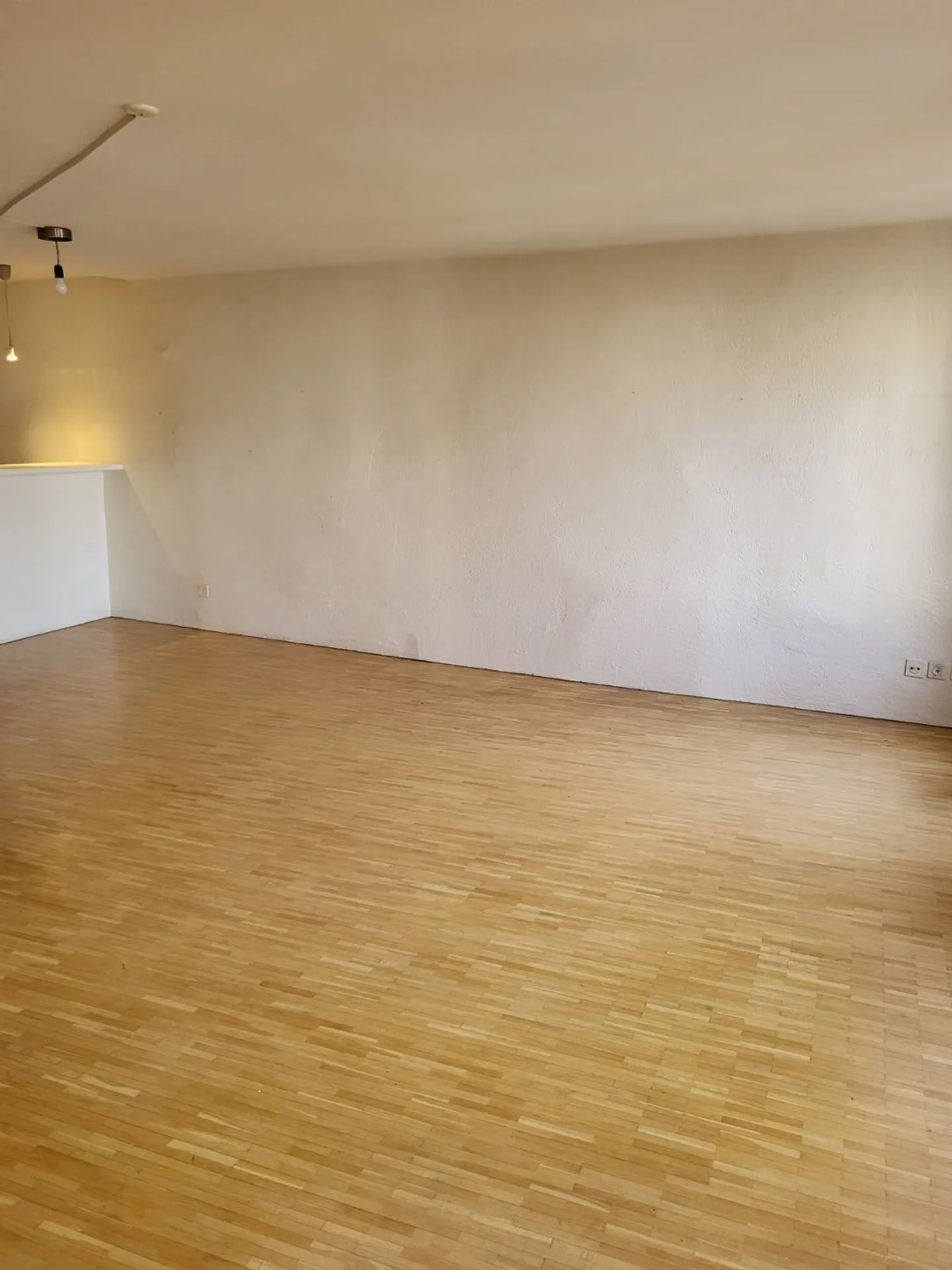 Appartamento affascinante 3.5 locali a Nidau con posizione centrale - Foto 4 di 9