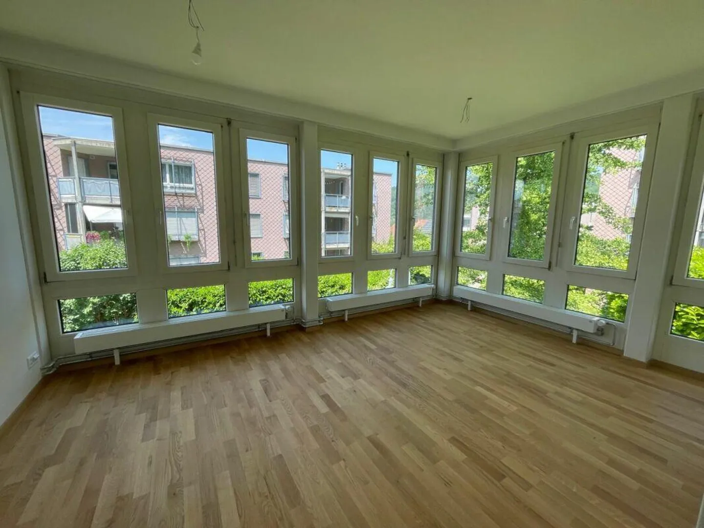 Sunny Apartment with Garden - Photo 4 of 12