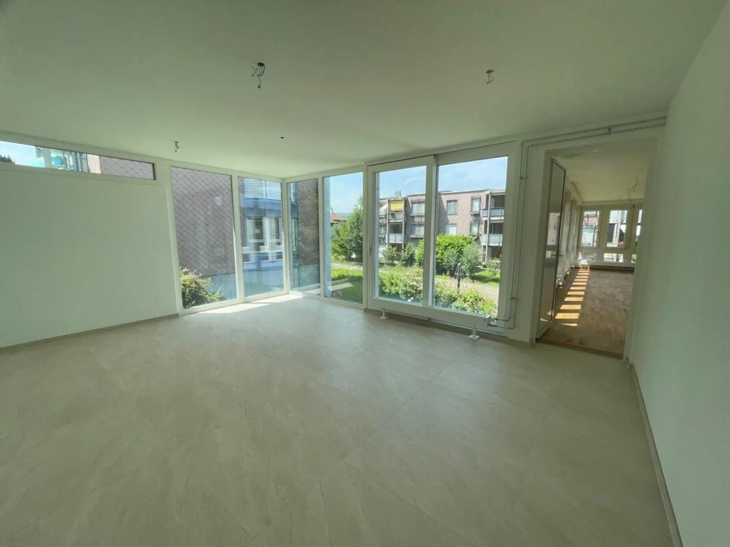 Sunny Apartment with Garden - Photo 5 of 12