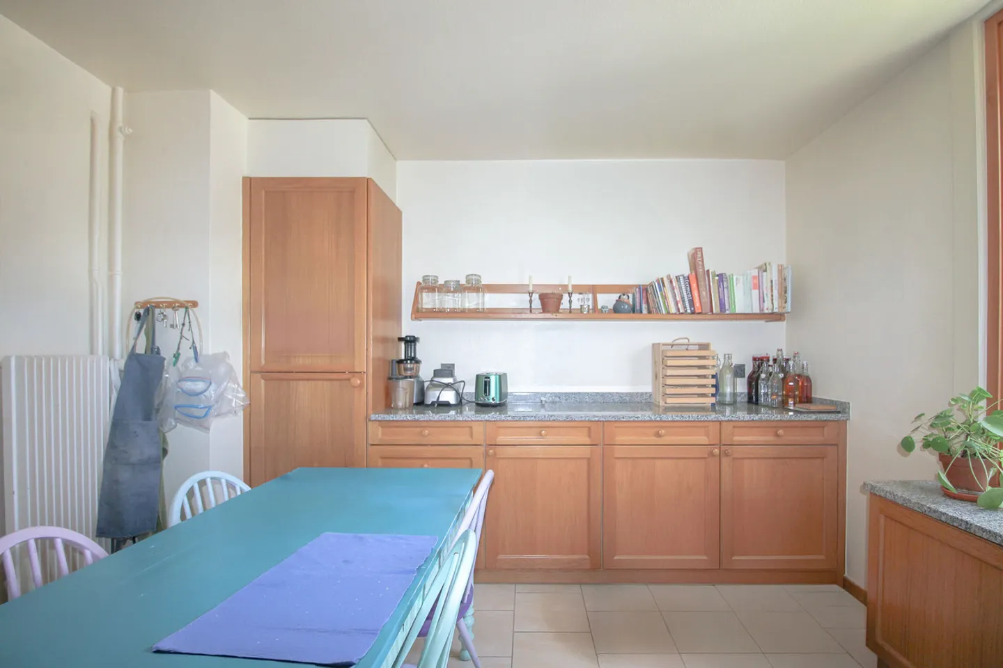 Spacious Apartment with Garden - Photo 11 of 21