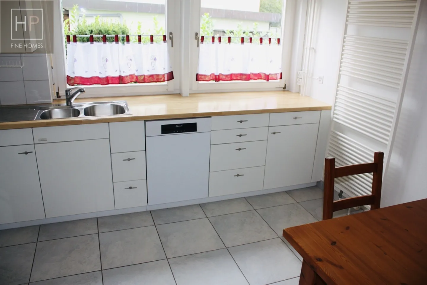 Detached house in family-friendly location in Münchenstein BL - Photo 2 of 7