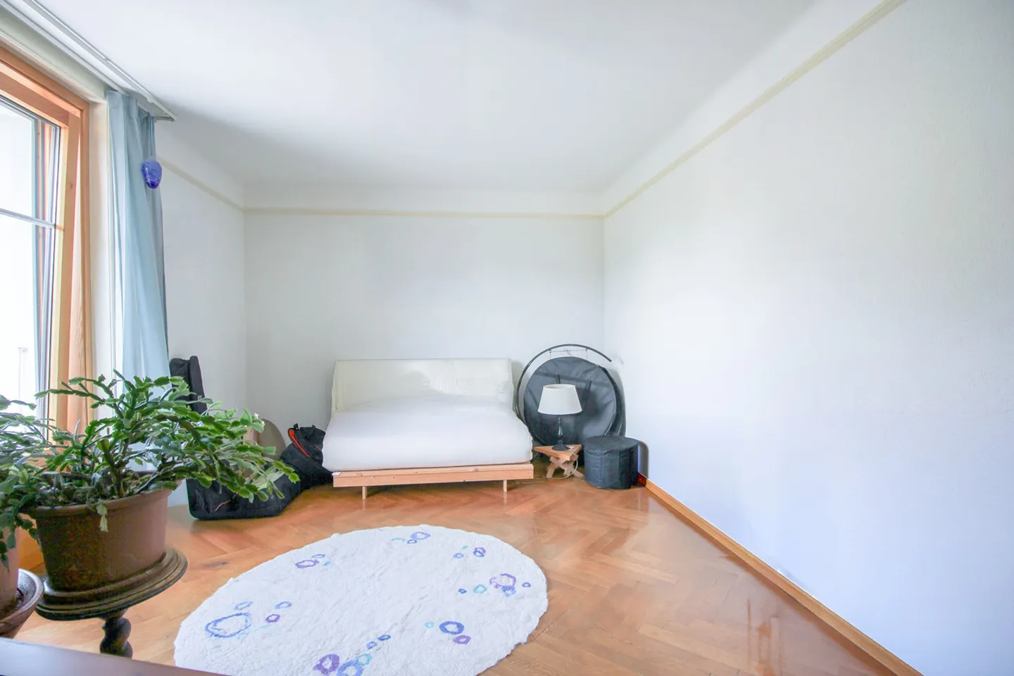 Spacious Apartment with Garden - Photo 14 of 21