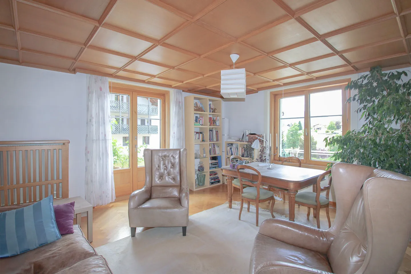 Spacious Apartment with Garden - Photo 6 of 21