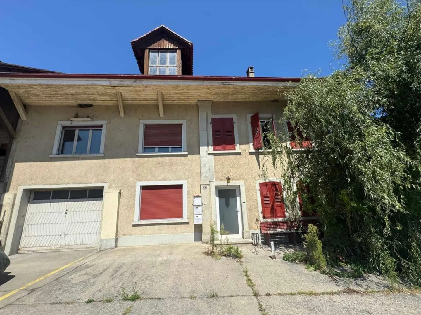 Residential building for sale - Photo 1 of 13