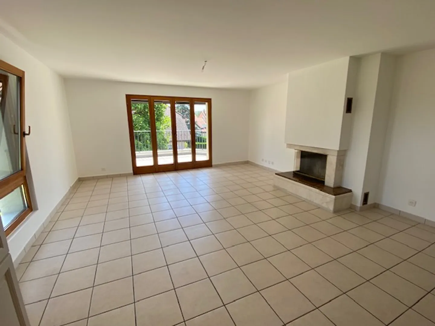 4.5 Room Apartment with Balcony - Photo 3 of 9