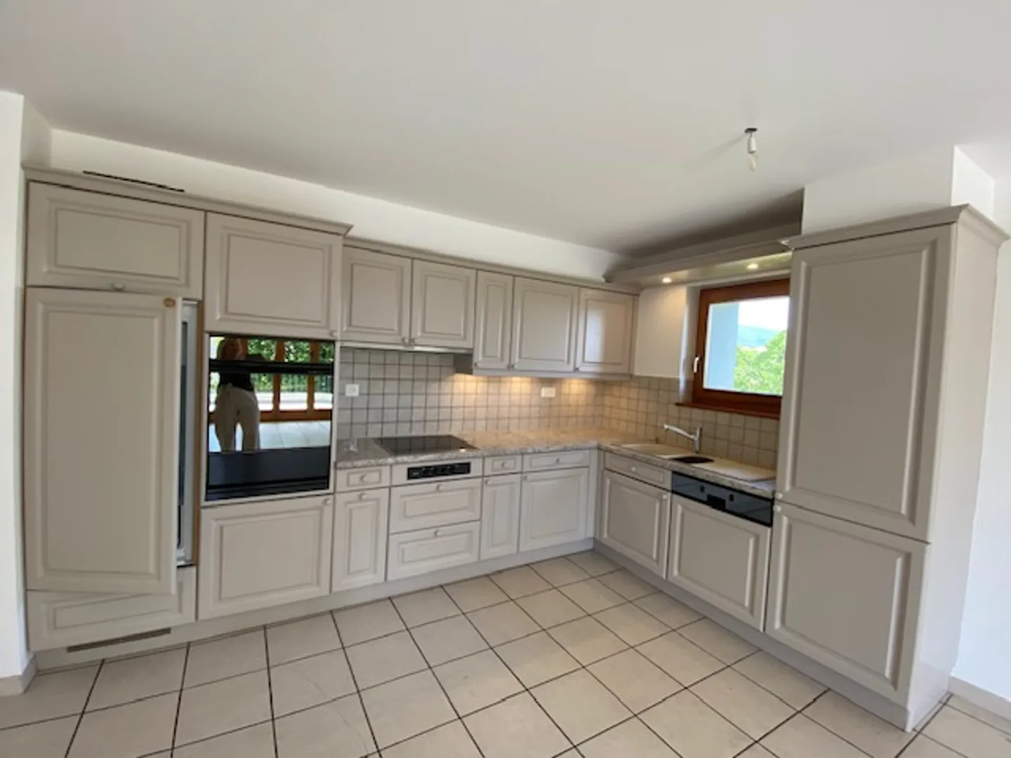 4.5 Room Apartment with Balcony - Photo 4 of 9
